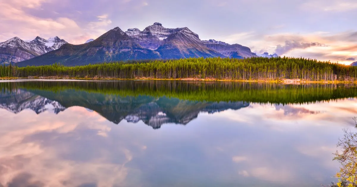 Canadian Rockies landscape - borrow money online by province anywhere in Canada