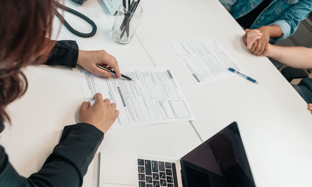 Signing an online loan agreement in Canada