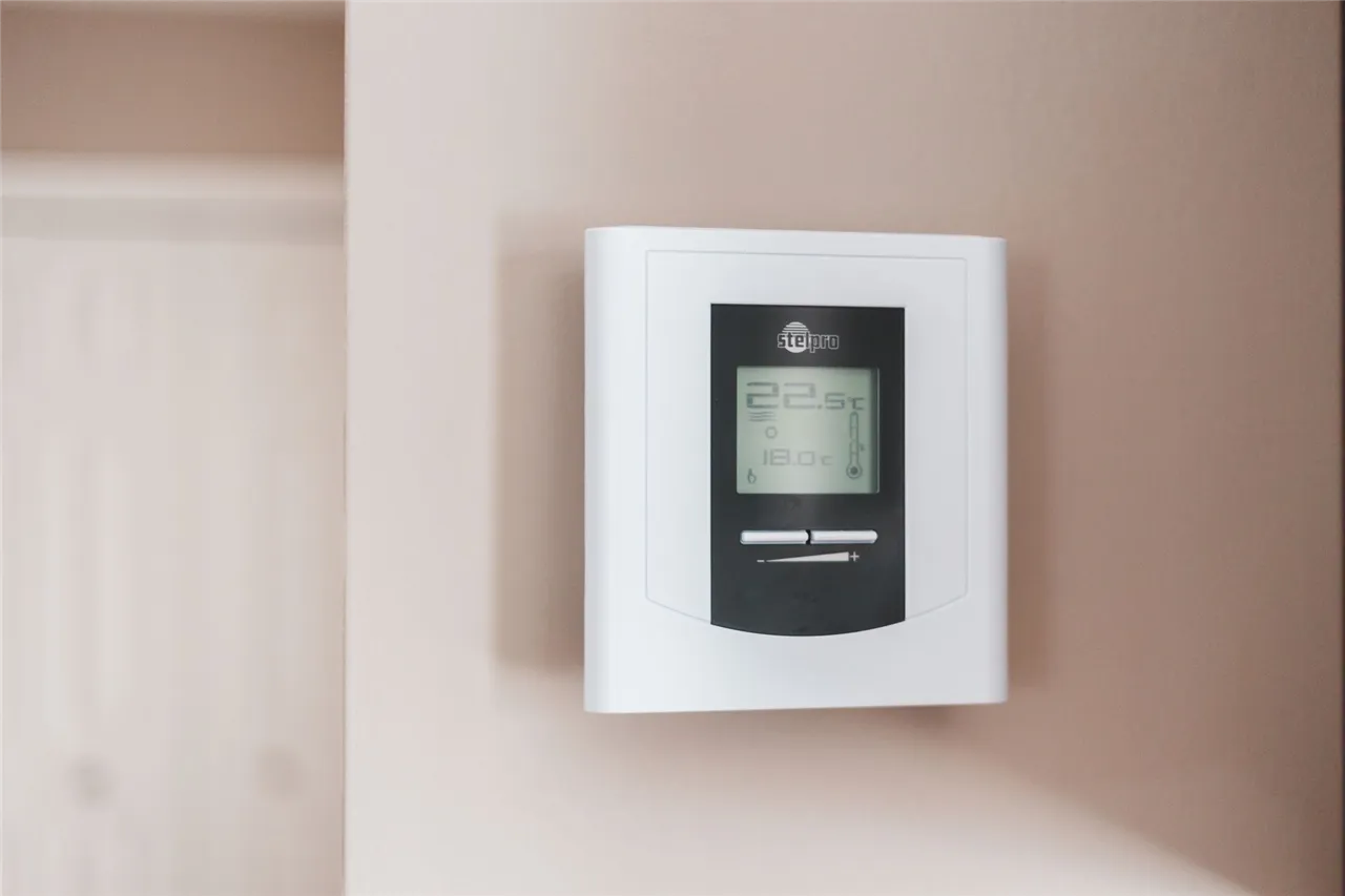 Canadian home thermostat in Celsius - borrowing money for bills and utilities