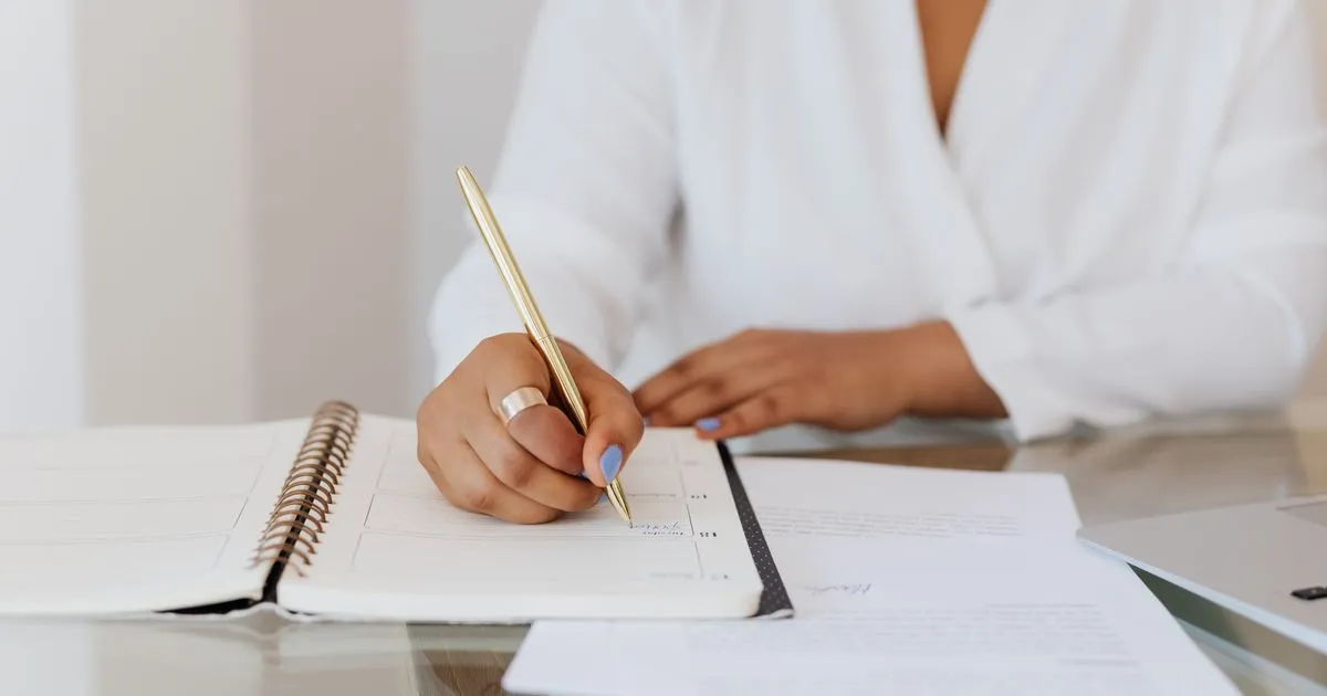 Preparing documents and notes before applying to borrow money from the bank