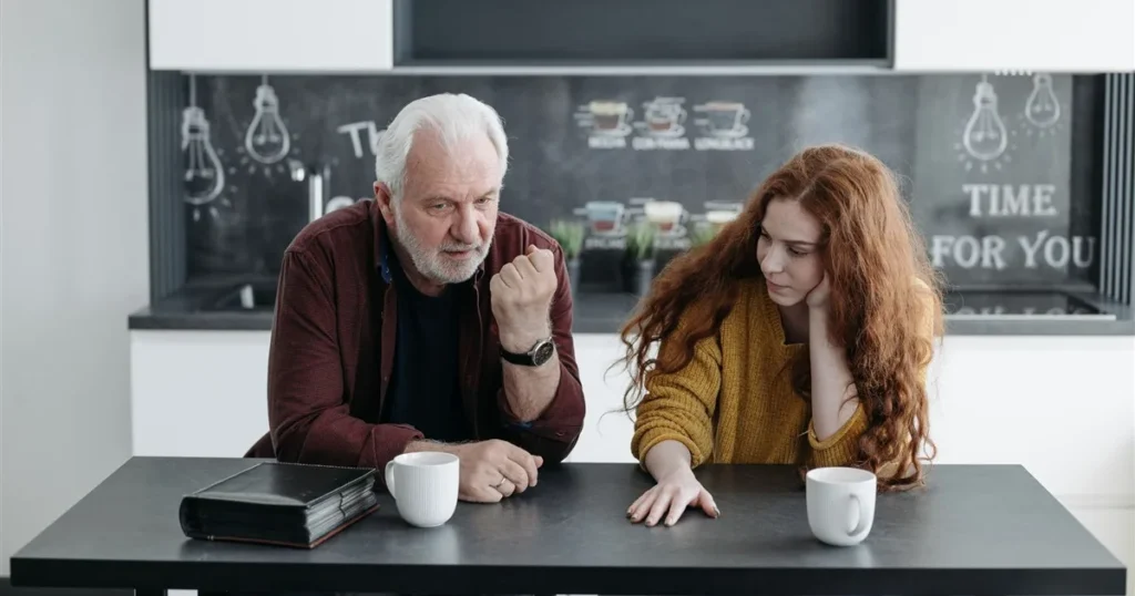 Couple deciding whether to borrow from family or an online lender in Canada